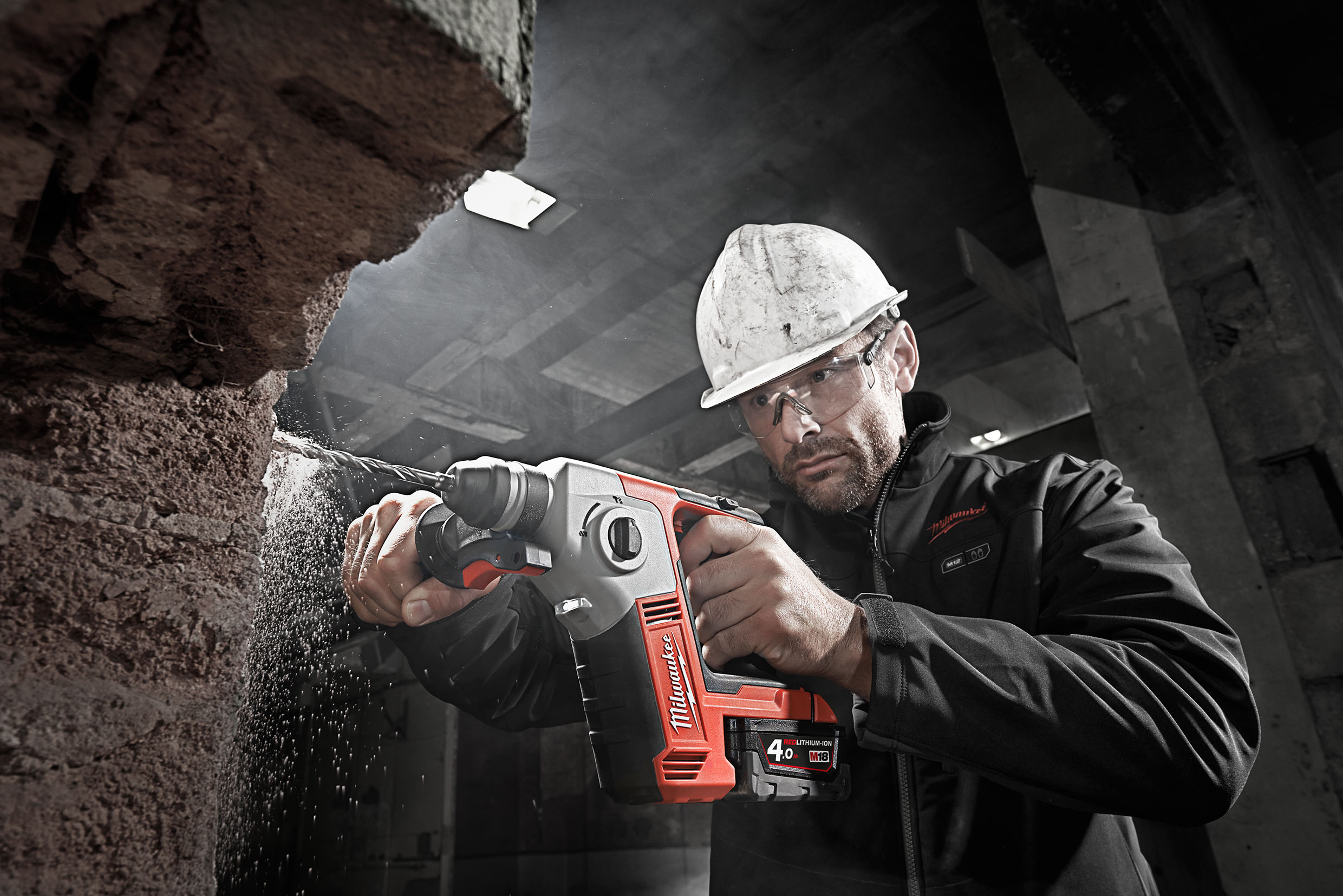 Milwaukee M18-BH 402C